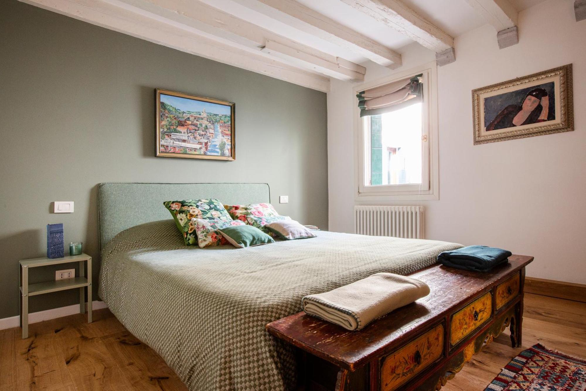 Gorgeous San Polo Apartment Venice