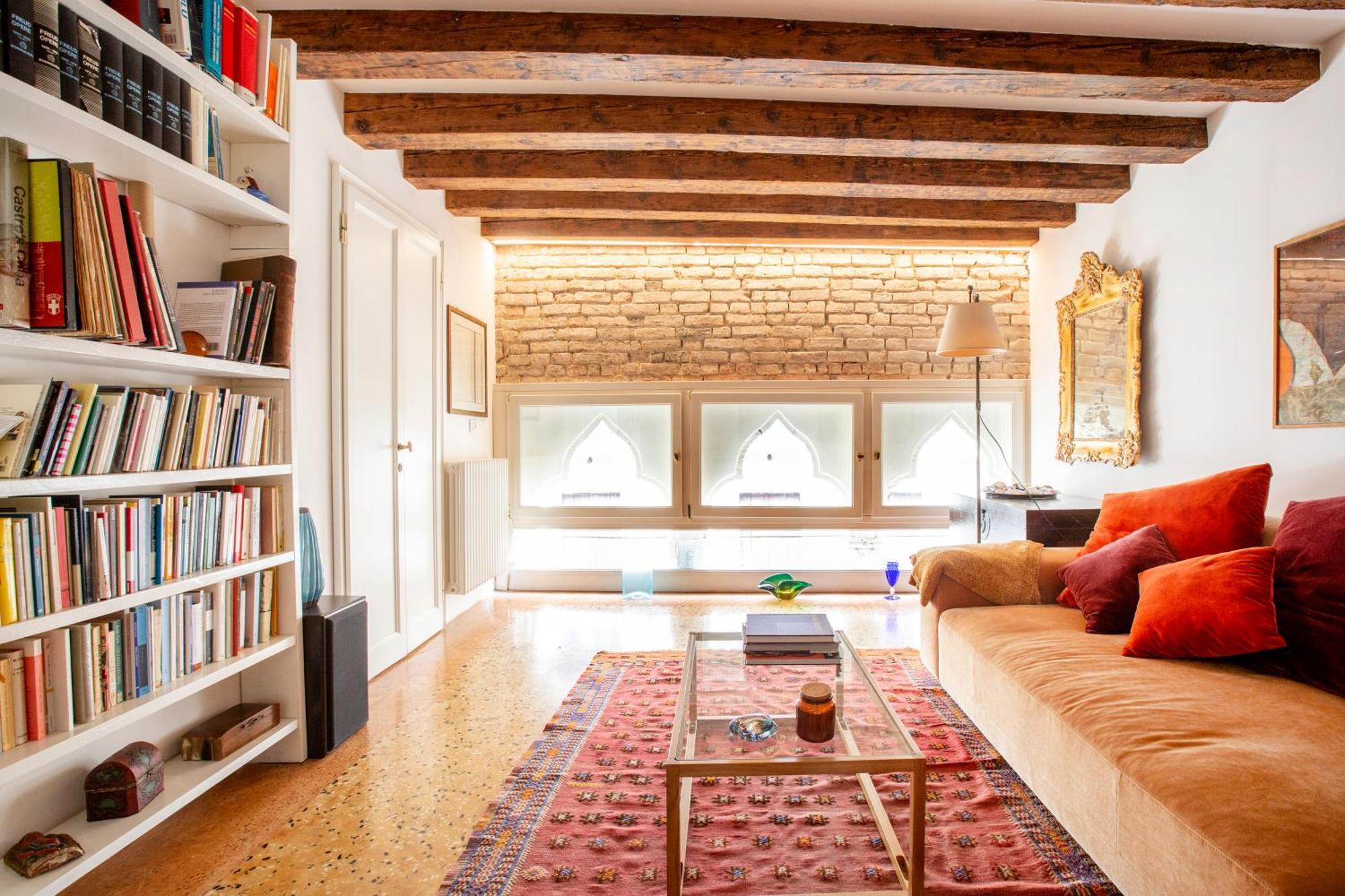 Gorgeous San Polo Apartment Venice